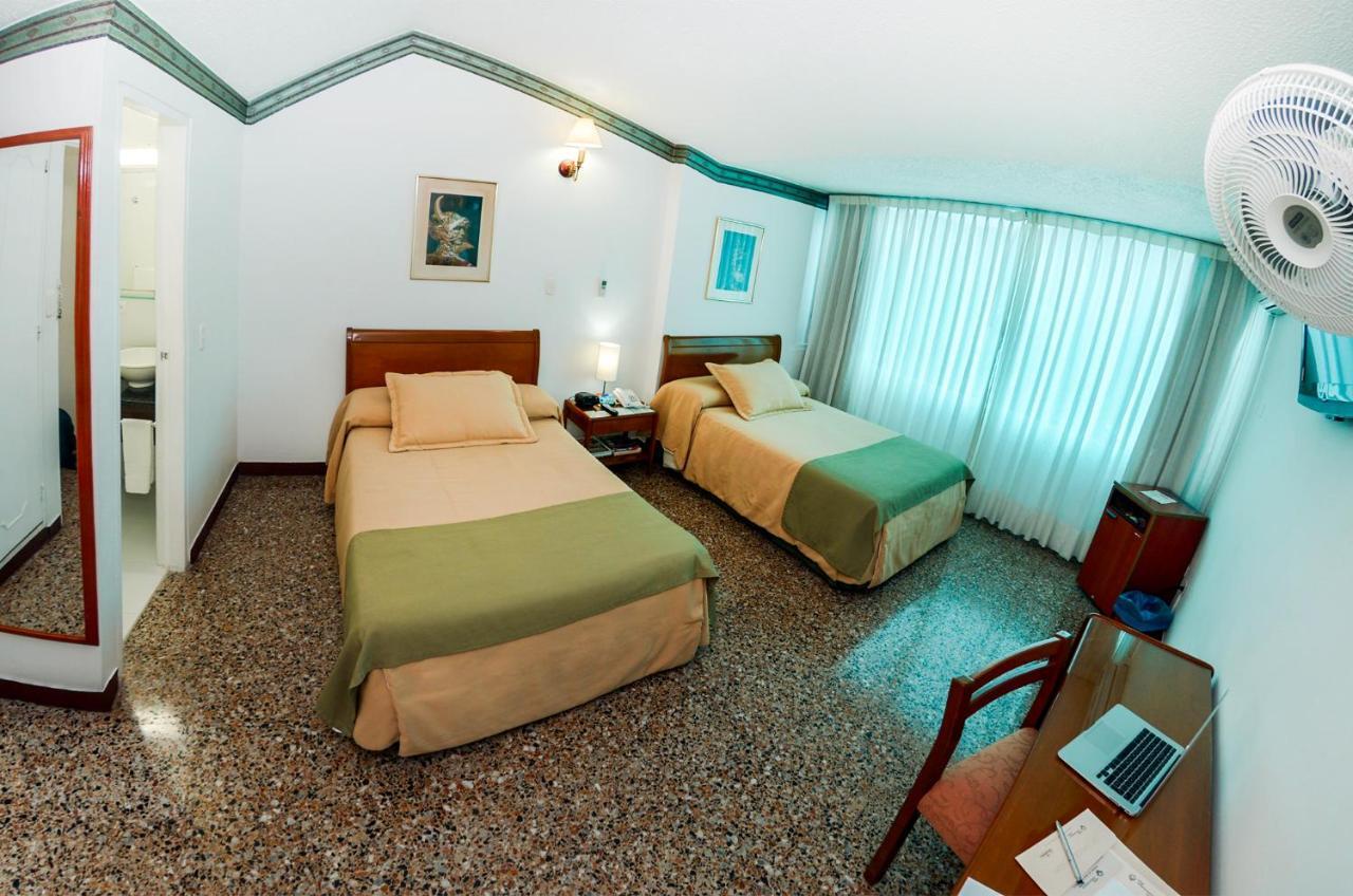 Hotel Villavicencio Plaza Экстерьер фото